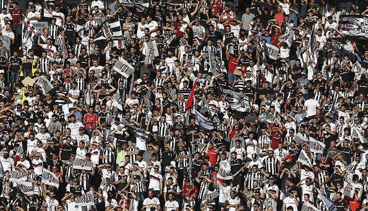 Alanyaspor maçın Beşiktaş taraftarı tribünden düştü! Hastaneye kaldırıldı