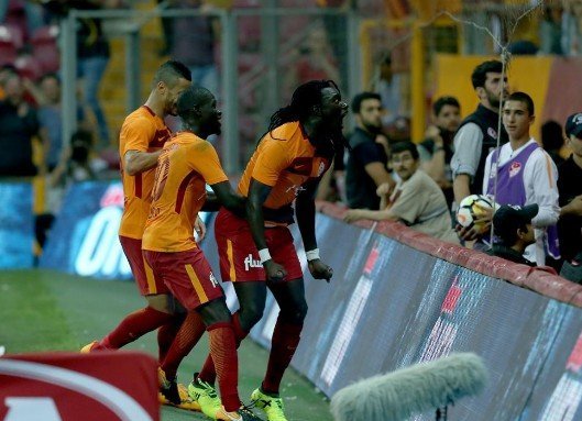 Bafetimbi Gomis'ten çılgın iddia! Şampiyonlar Ligi...