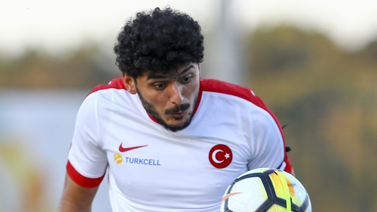 BARIŞ TELLİ: 5 yaşında futbol oynarken ayağından araba geçti.