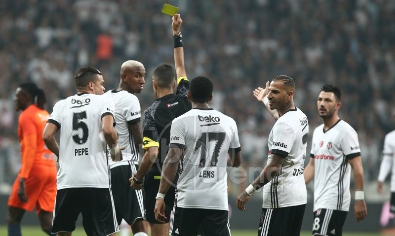 'Beşiktaş maçında ilginç olay! Hakem zor anlar yaşadı