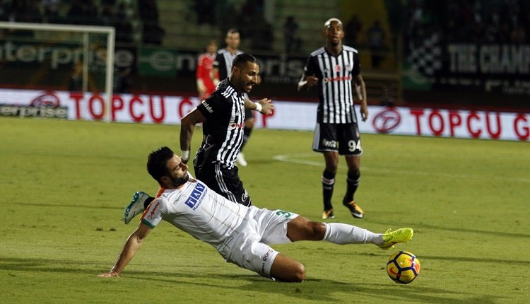 'Beşiktaş'ın Quaresma ile penaltı beklediği pozisyona Necati Ateş'ten olay yorum