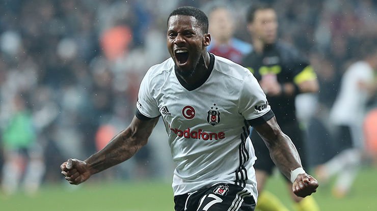 'Beşiktaş'ta Jeremain Lens'in sözleşmesindeki ayrıntı kafaları karıştırdı