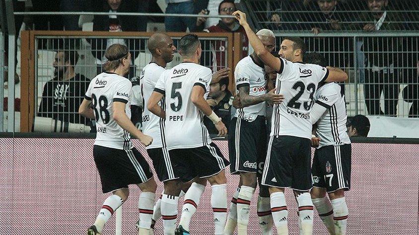 Beşiktaş'ta sürpriz ayrılık! Devler Ligi olmazsa...