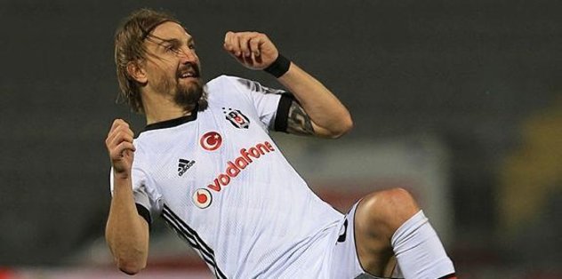 Caner Erkin ceza sınırında