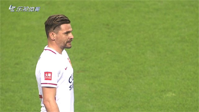 Ersan Adem Gülüm’ün kaburgaları kırıldı