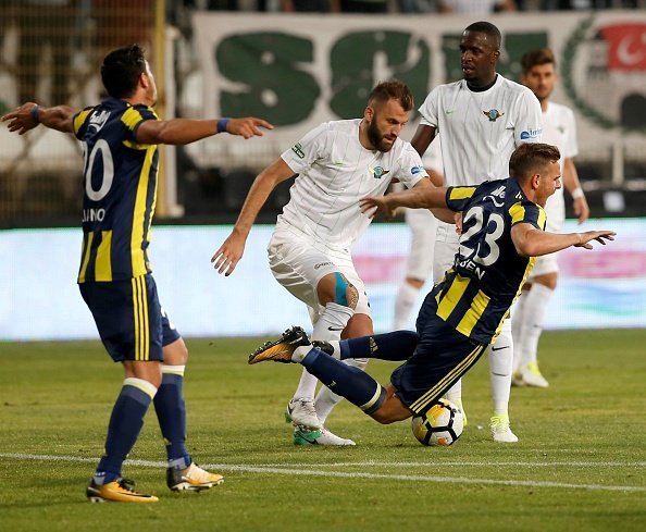 'Eski Trabzonsporlu oyuncudan Fenerbahçe formasına şok hareket!