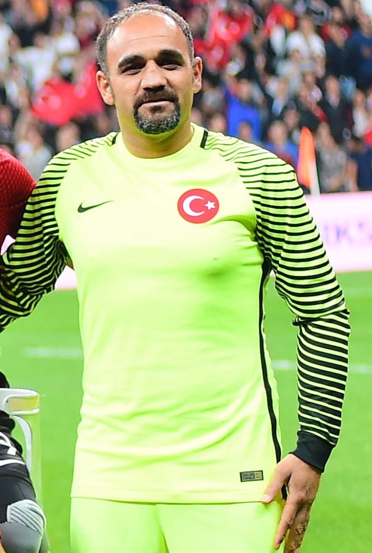 FATİH KARAKUŞ:5 yaşında iken elektrik çarpması sonucu kolu dirsekten kesildi.