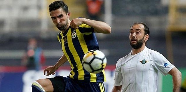 Fener sola oyuncu bakıyor