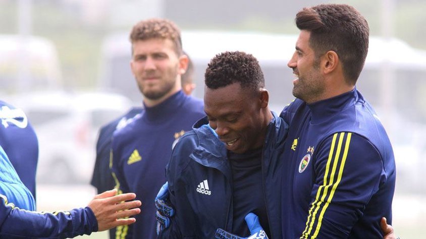 Fenerbahçe Teknik Direktörü olsan derbiye, Kameni mi, Volkan Demirel ile mi çıkarsın?