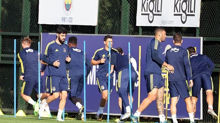 Fenerbahçe’de derbi hazırlıkları sürüyor