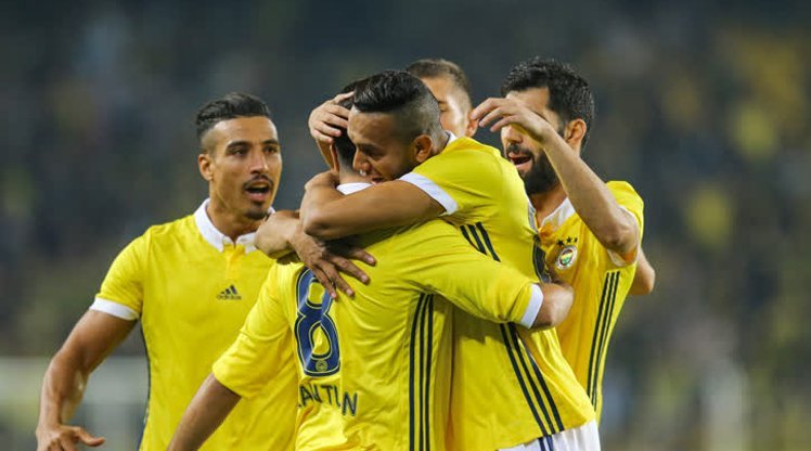 Fenerbahçe'de Nabil Dirar'ın Bafetimbi Gomis ile olan benzerliği