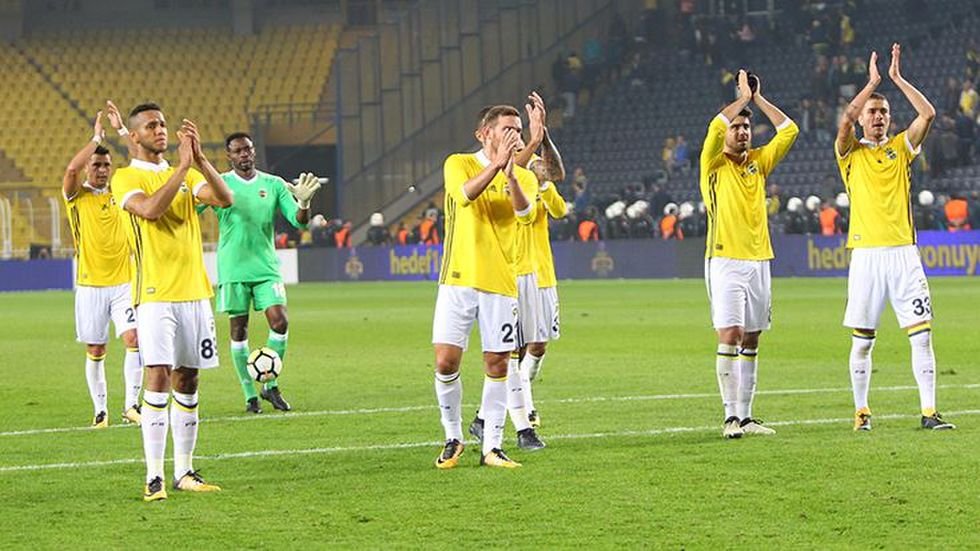 Fenerbahçe’de yeniler taraftara emanet
