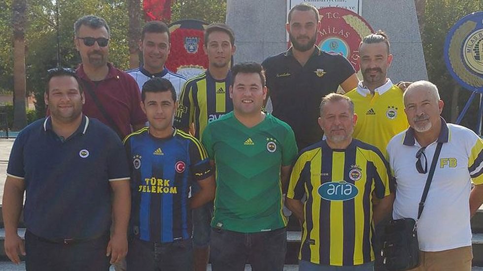 Fenerbahçeliler’den Galatasaraylı taraftara destek