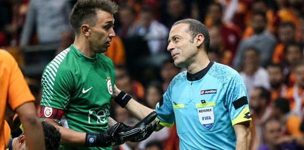 'Fernando Muslera'dan itiraf ''Zorunda kaldık''