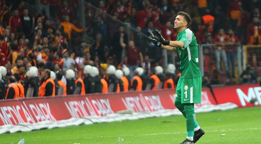 Flaş! Galatasaray'dan Muslera'nın transferi için açıklama