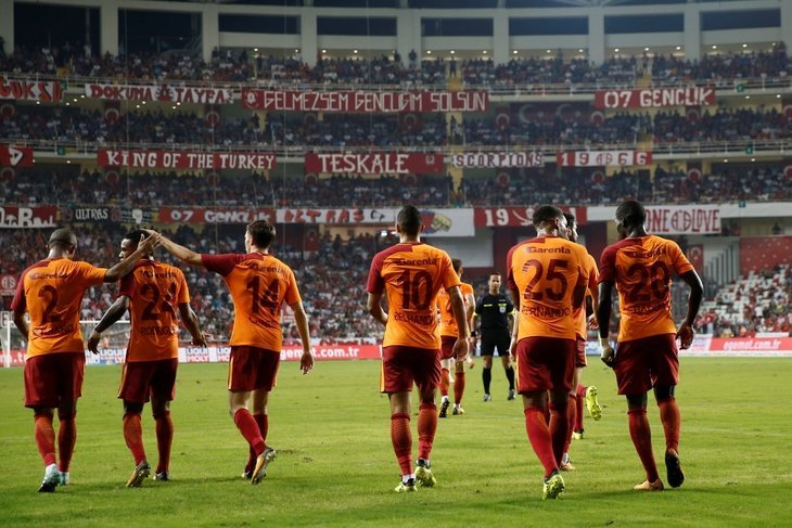Flaş! Galatasaray'ı bekleyen büyük tehlike! 7 futbolcu