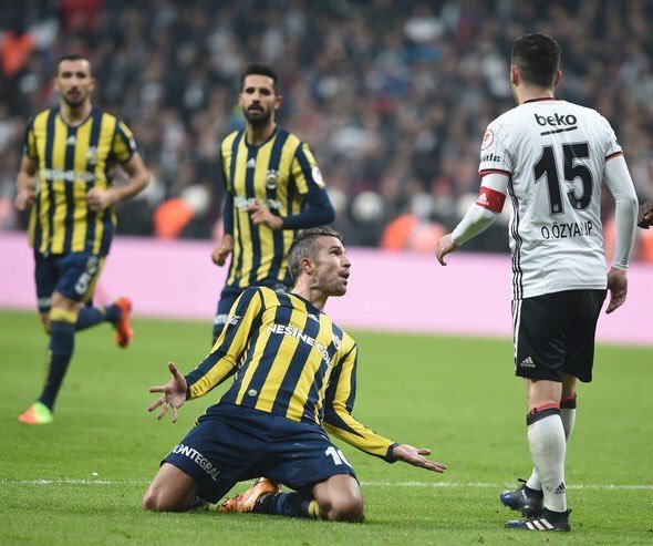 Flaş! Robin van Persie savcılığa ifade verdi! 