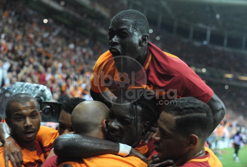 'Galatasaray cirit atıyor, Fenerbahçe giremiyor