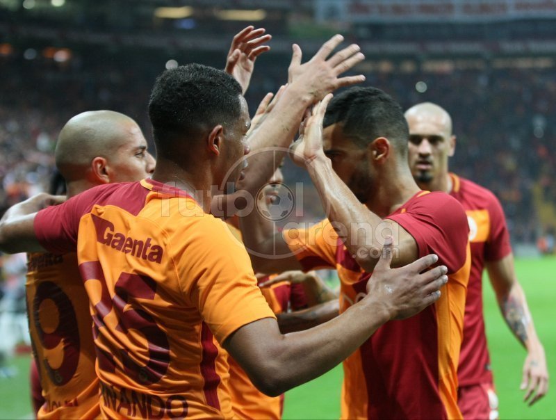 'Galatasaray resmen açıkladı! 10 futbolcu...