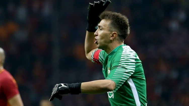 'Galatasaray'da Muslera için canlı yayında şok iddia! 