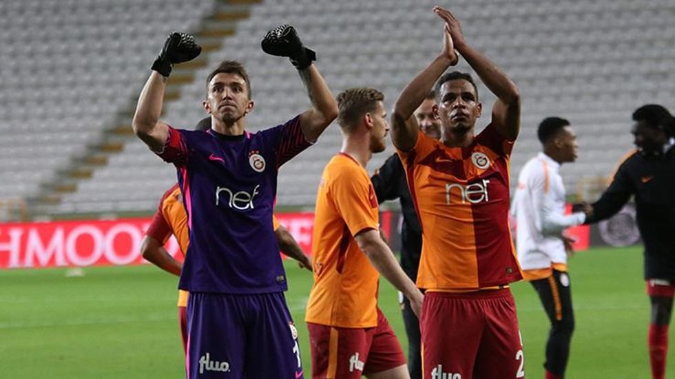 'Galatasaray'da Trabzonspor maçında bir ilk! Karar verildi