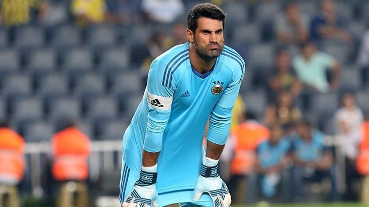 Galatasaraylı yöneticiden flaş sözler: Umarım Volkan Demirel derbide oynamaz!