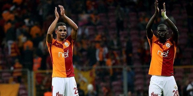 İki oyuncu ceza sınırında