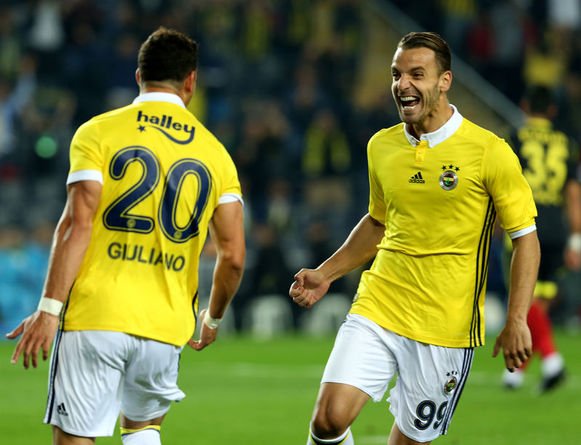 ’’LUCESCU FENERBAHÇE’YE TRANSFERİMDE BANA SARILDI VE BAŞARILAR DİLEDİ’’