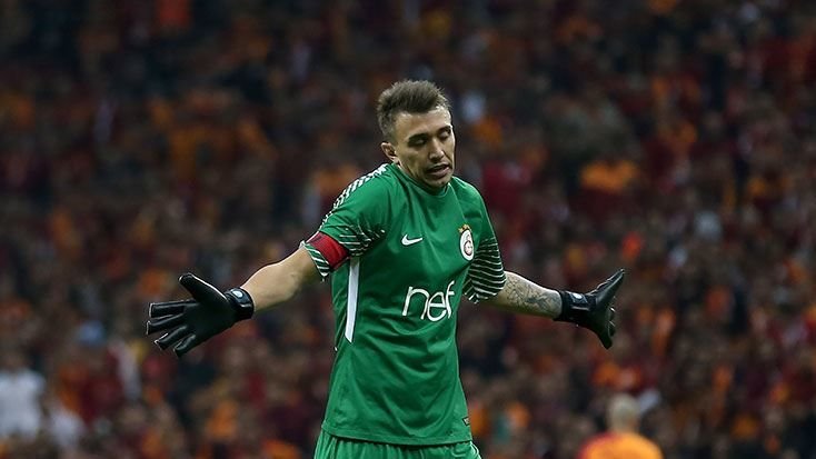 Muslera için Galatasaray’ın kapısını çalacaklar