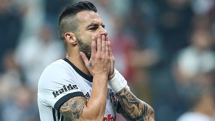 Nihat Kahveci’den Negredo’ya şok sözler: 3.5 gol at bari!