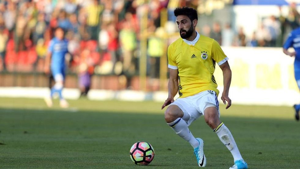Ozan Tufan kulübeye Mehmet Ekici ilk 11’e