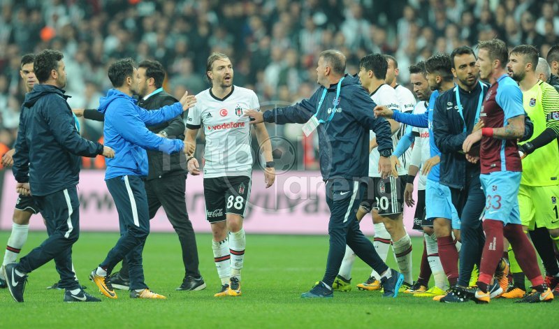 Vodafone Park'ta maç sonu kavga çıktı! Caner Erkin ve Gökhan Gönül...