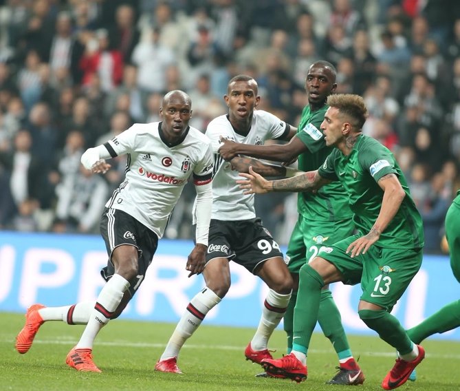 Adriano: Lig daha çok uzun