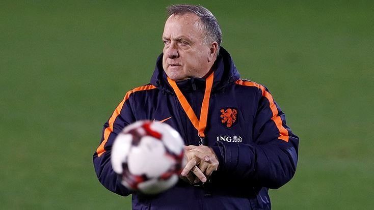 Advocaat’tan flaş karar!