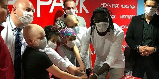 Alkışlar Gomis’e