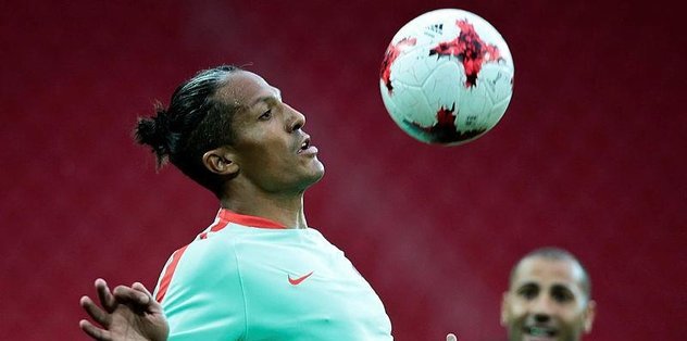 Alves yedek kalmayı reddetti