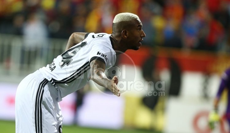 Anderson Talisca'yı Göztepe - Beşiktaş maçında çıldırtan karar!