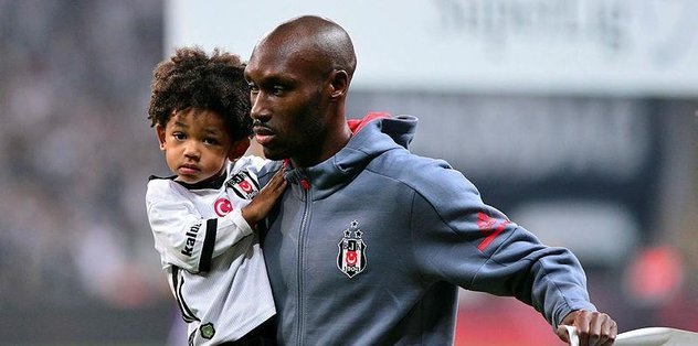 Atiba imzayı atıyor