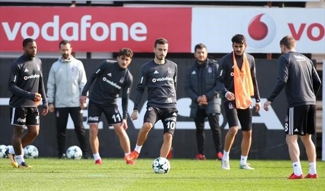 'Beşiktaş yönetimi futbolcuya takım arıyor! Devre arasında...