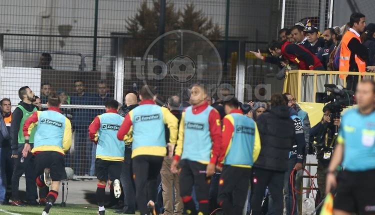 'Beşiktaş'ta yıldız futbolcu ile taraftarlar arasında tartışma!