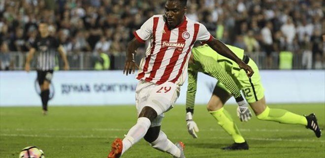 Emenike'nin transferinde Fenerbahçe gelişmesi! 