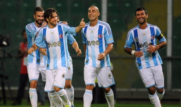 Eski Fenerbahçeli futbolcu için şok iddia! İki öğrenciye darp