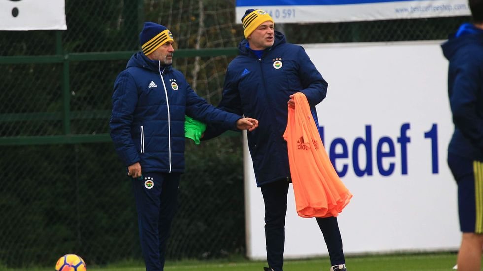 'Fenerbahçe'de Aykut Kocaman'dan flaş karar! Antrenmanlarda oyuncuları şaşırtan tavır