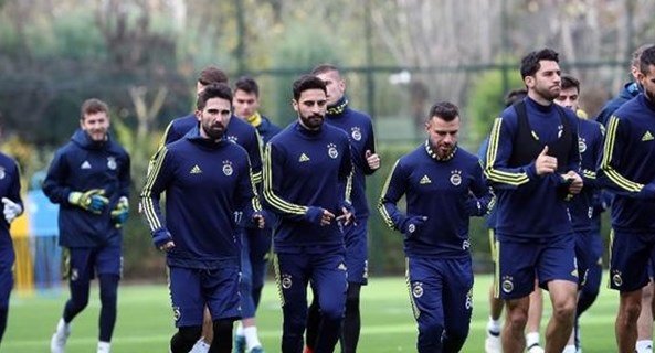 'Fenerbahçe'de maça saatler kala FLAŞ gelişme!