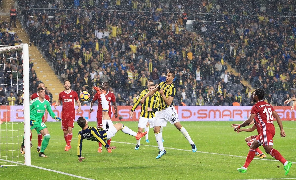 'Fenerbahçeli yıldız isyan etti! Ya sözleşmemi uzatın...