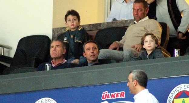 'Fenerbahçe'nin başkan adayı Ali Koç yerinde duramadı!