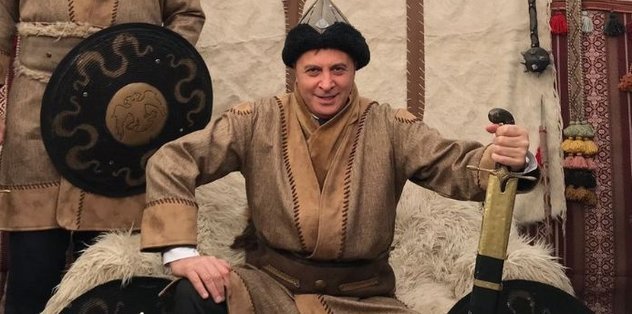 Fikret Orman kılıç kuşandı!