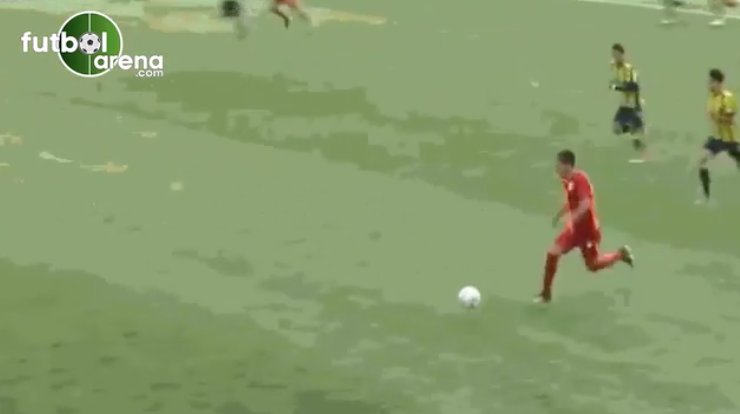 Galatasaray - Fenerbahçe U17 maçında yaşanan inanılmaz faul