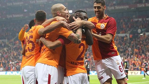 Galatasaray son maçta 4-4-2 oynadı. Bu maça da aynı taktik çıkar mı?