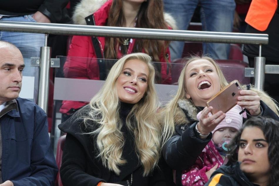 'Galatasaray tribünlerindeki güzel kim?